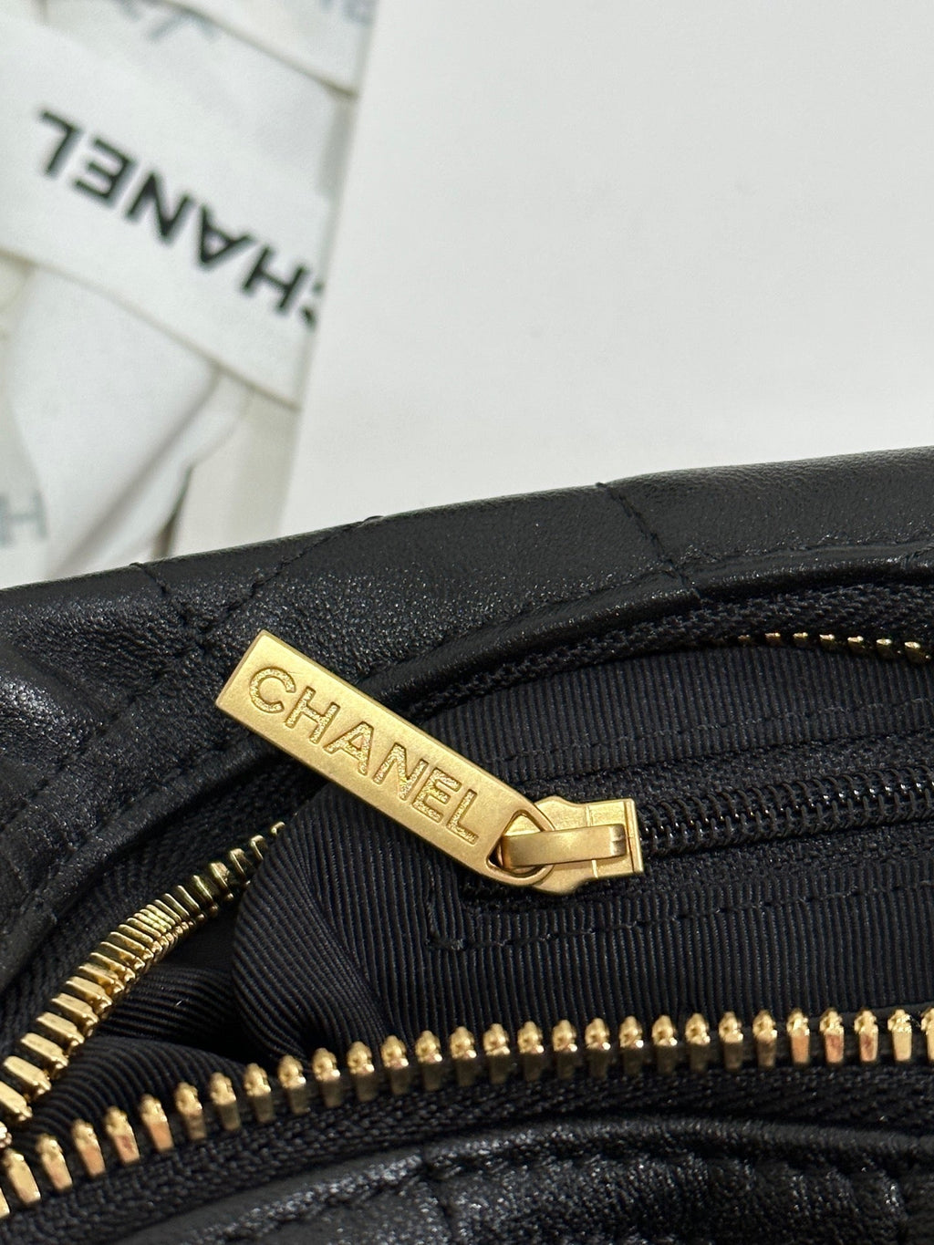 CHANEL QUILTED HOBO CARGO BAG 31 IN BLACK CALFSKIN GOLD CHAIN