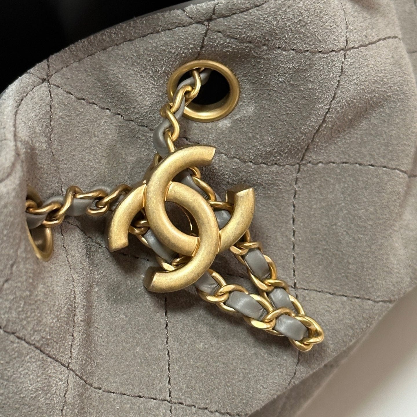 CHANEL 25 HANDBAG 30 IN NATURAL GREY SUEDE GOLD HARDWARE