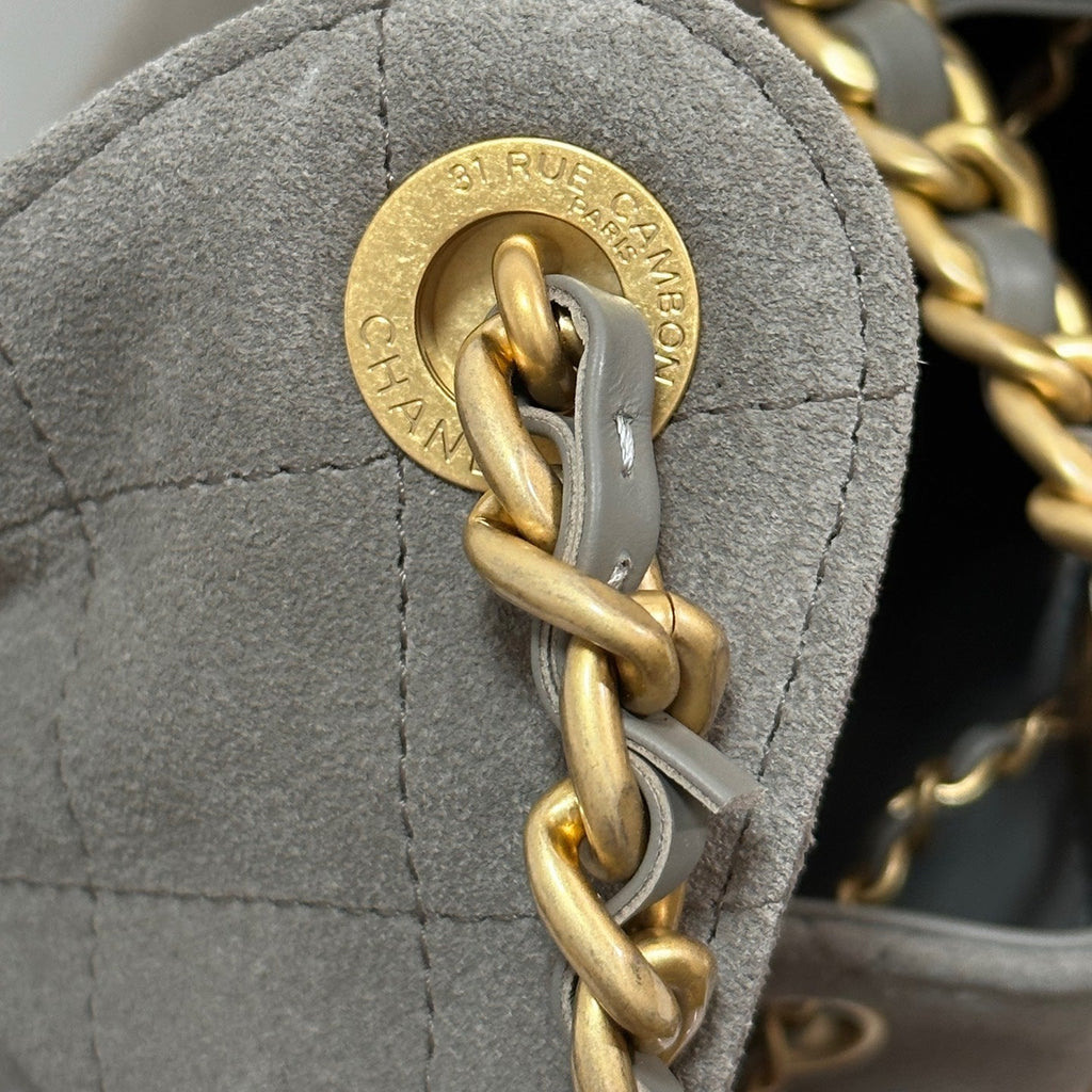 CHANEL 25 HANDBAG 30 IN NATURAL GREY SUEDE GOLD HARDWARE