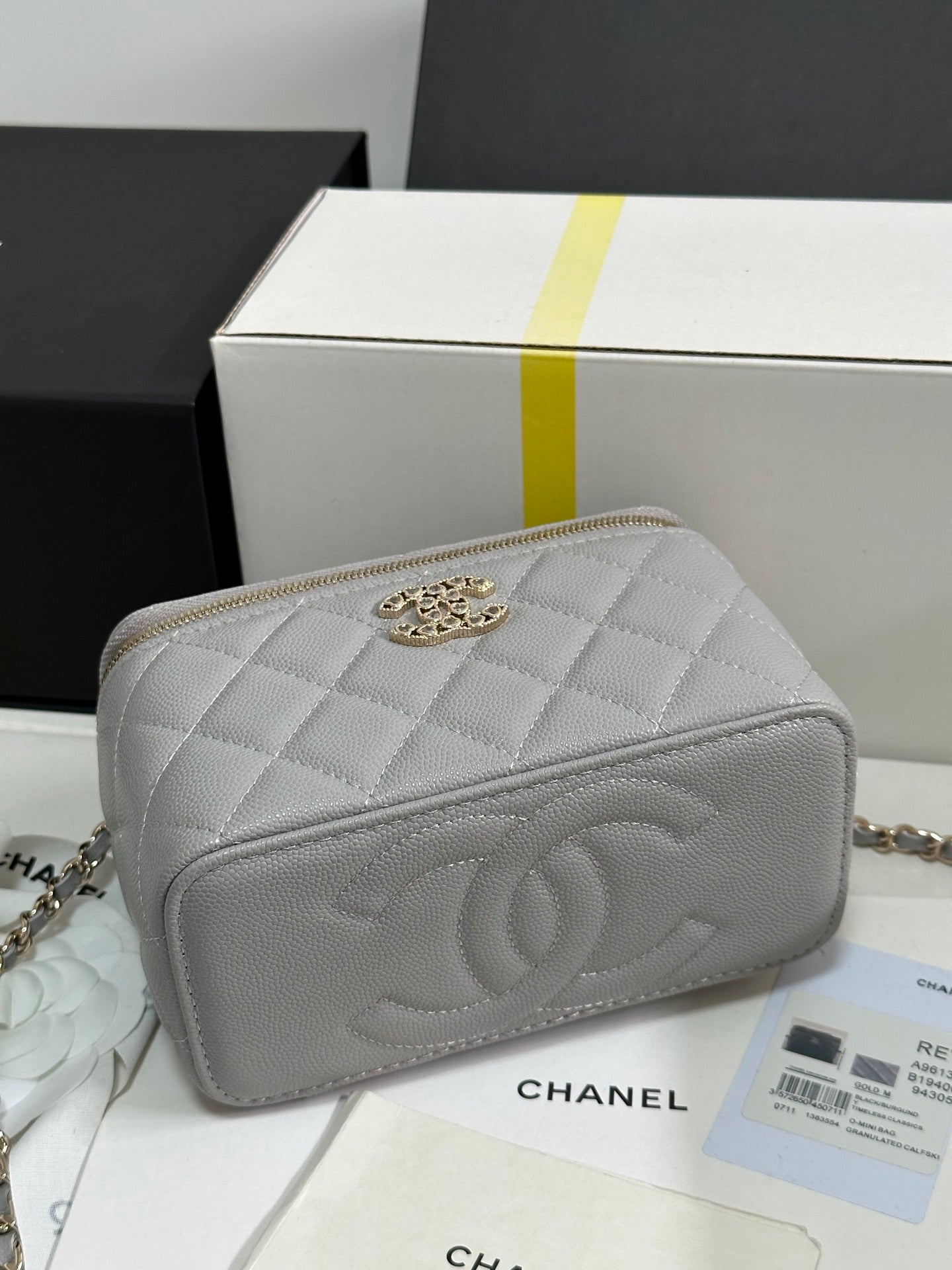 CHANEL VANITY CASE 17 CRYSTAL STUDDED LOGO IN GREY CALFSKIN GOLD HARDWARE