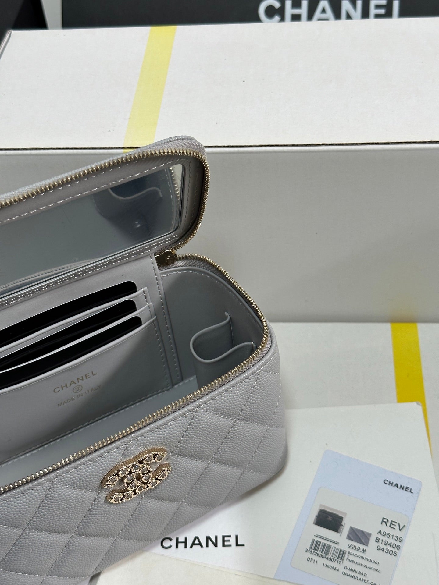 CHANEL VANITY CASE 17 CRYSTAL STUDDED LOGO IN GREY CALFSKIN GOLD HARDWARE