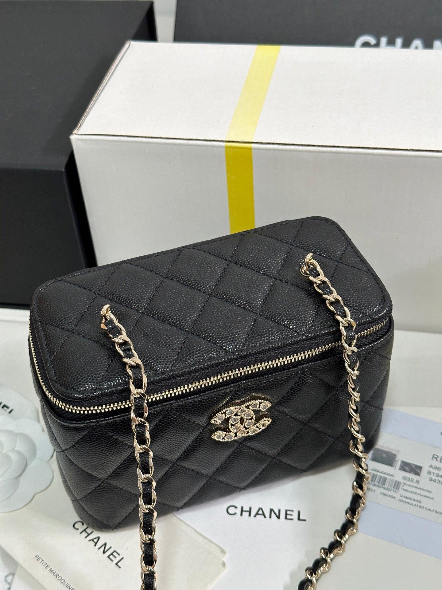 CHANEL VANITY CASE 17 CRYSTAL STUDDED LOGO IN BLACK CALFSKIN GOLD HARDWARE