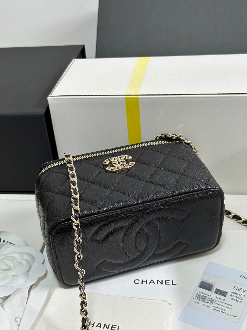 CHANEL VANITY CASE 17 CRYSTAL STUDDED LOGO IN BLACK CALFSKIN GOLD HARDWARE