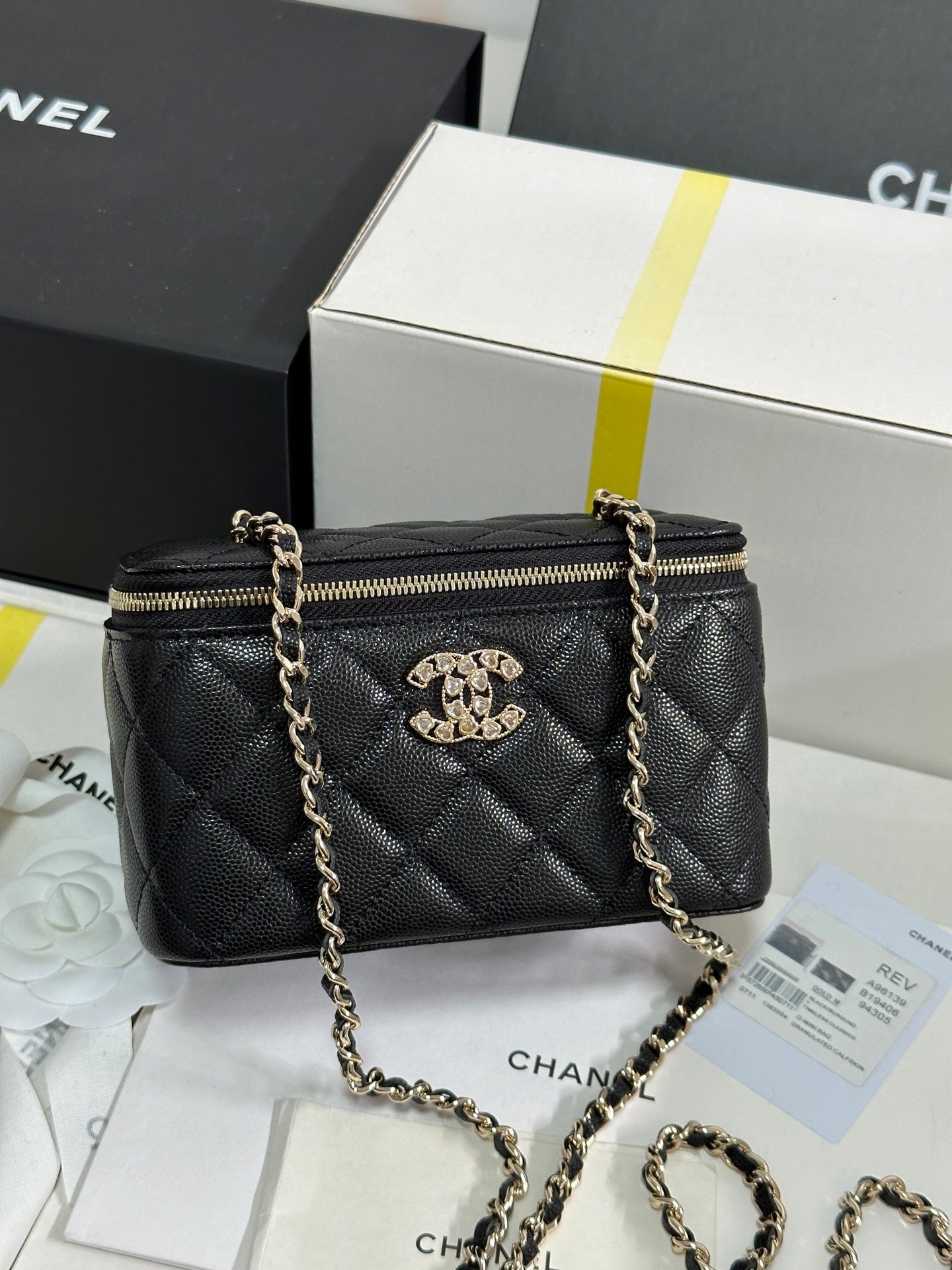 CHANEL VANITY CASE 17 CRYSTAL STUDDED LOGO IN BLACK CALFSKIN GOLD HARDWARE