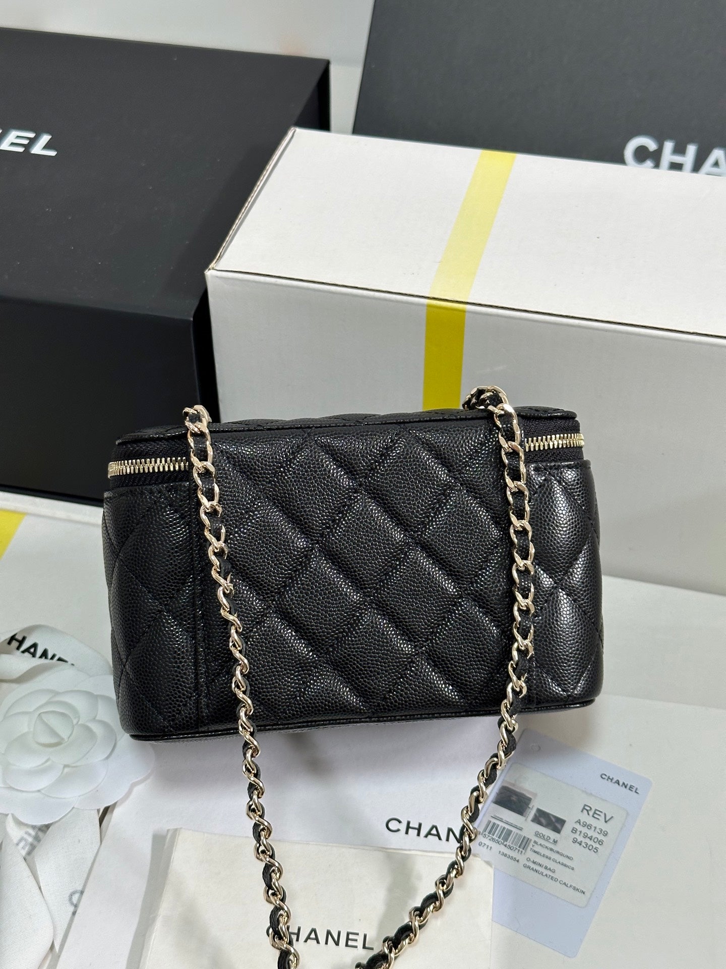 CHANEL VANITY CASE 17 CRYSTAL STUDDED LOGO IN BLACK CALFSKIN GOLD HARDWARE