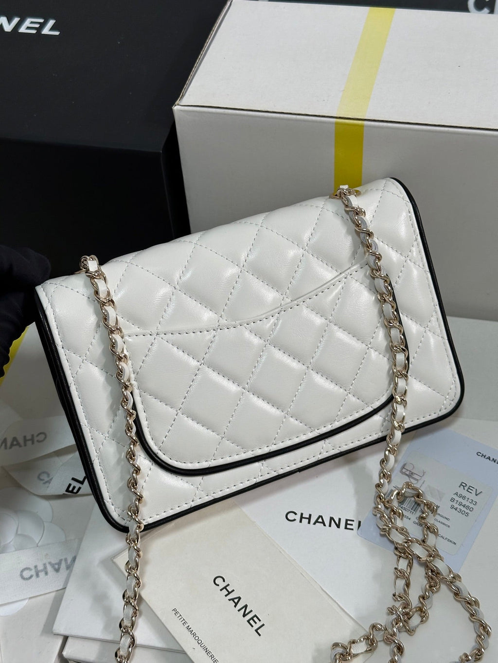 CHANEL QUILTED FLAP BAG WITH BLACK TRIM 19 IN WHITE LAMBSKIN
