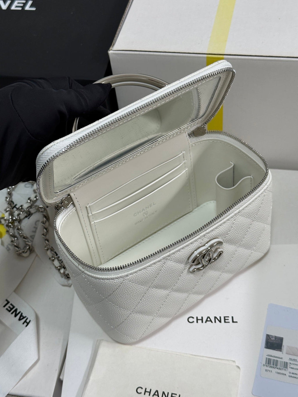 CHANEL MINI VANITY TOP HANDLE CASE 17 IN WHITE CAVIAR SKIN SILVER-TONE PLATED METAL