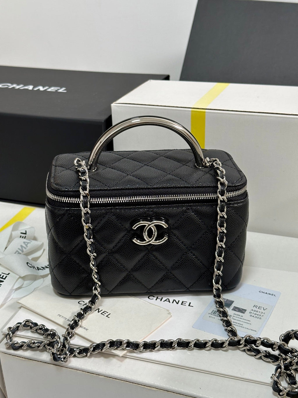 CHANEL MINI VANITY TOP HANDLE CASE 17 IN BLACK CAVIAR SKIN SILVER-TONE PLATED METAL