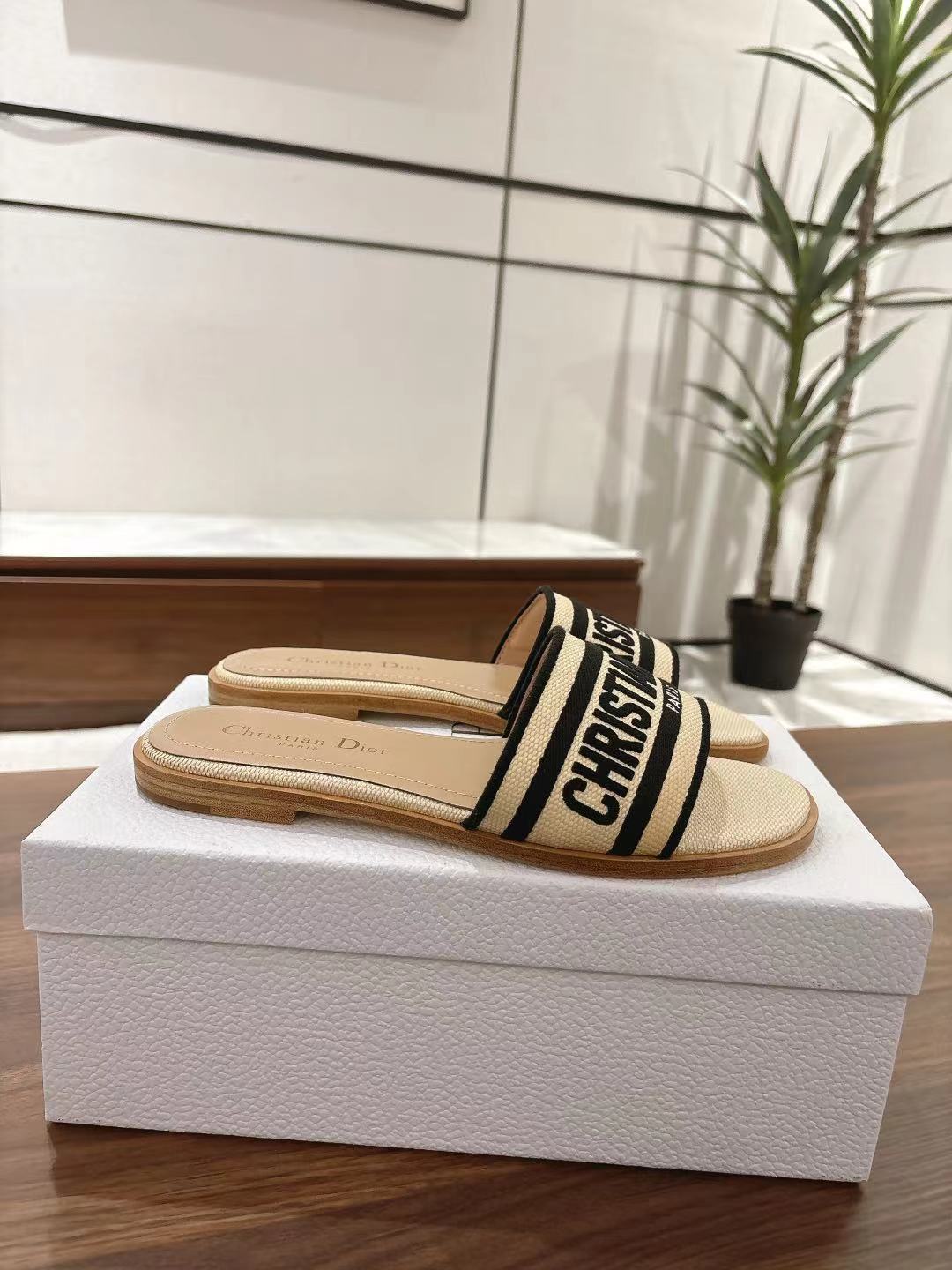 DIOR DWAY SLIDES IN BEIGE AND BLACK TECHNICAL FABRIC