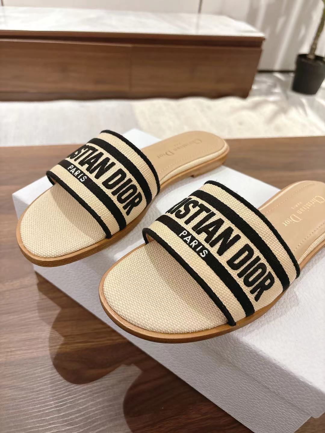 DIOR DWAY SLIDES IN BEIGE AND BLACK TECHNICAL FABRIC