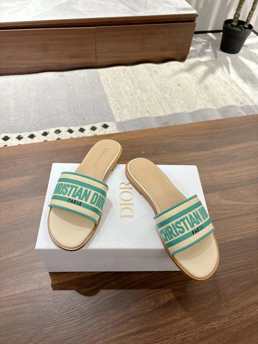 DIOR DWAY SLIDES IN BEIGE AND GREEN TECHNICAL FABRIC