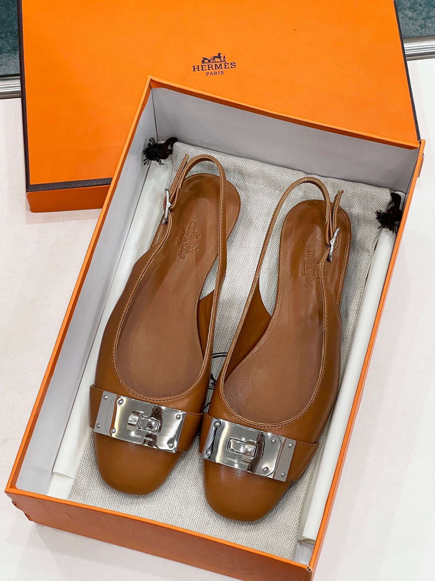 HERMES INNOCENTE SLINGBACK CARAMEL CALFSKIN