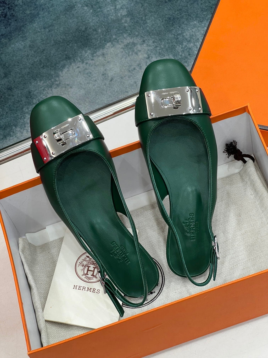 HERMES INNOCENTE SLINGBACK CASTLETON GREEN CALKSIN