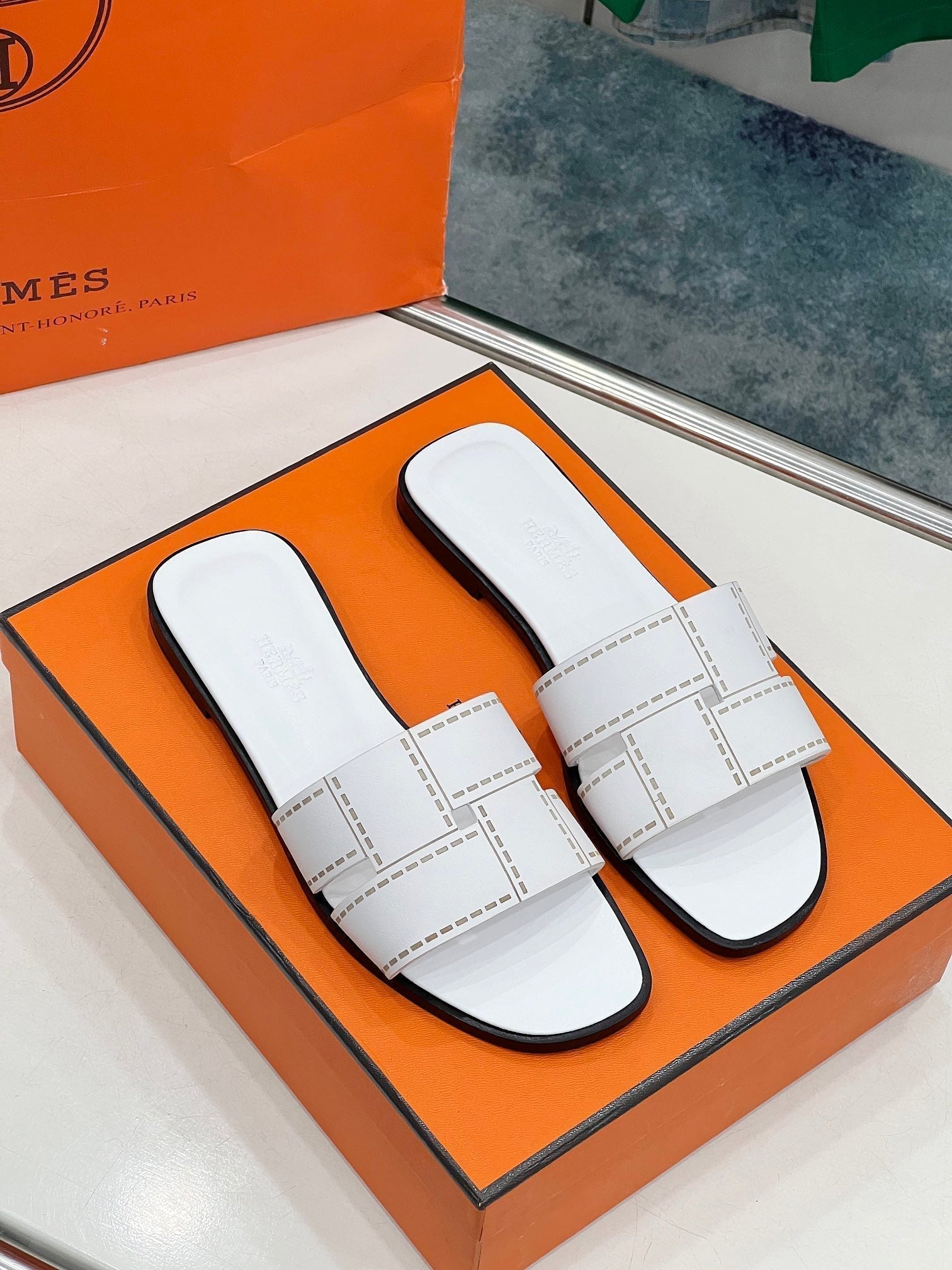 HERMES IDIOMA SANDAL IN WHITE CALFSKIN