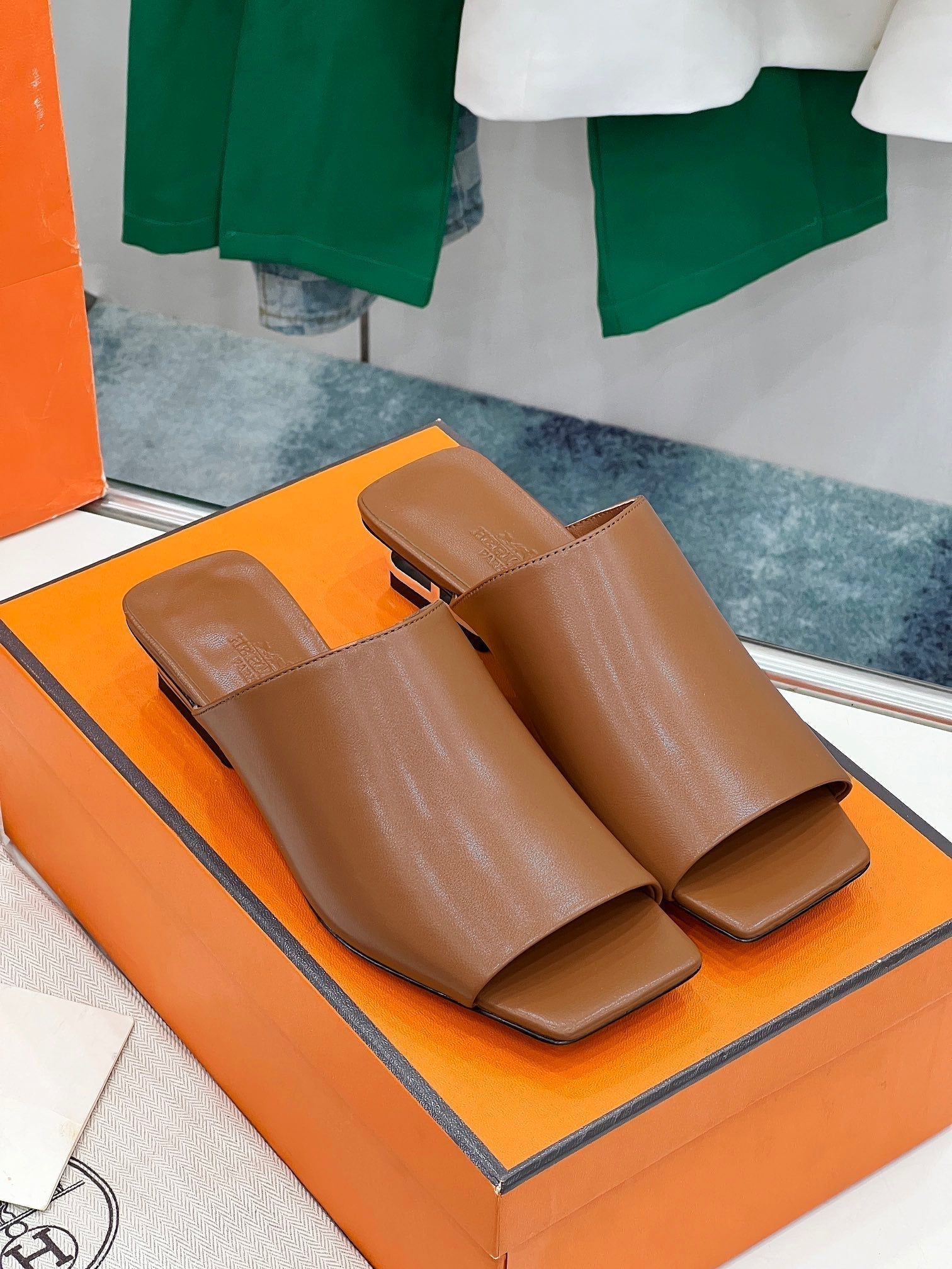 HERMES IDOLE SANDAL IN BRONZE BROWN CALFSKIN