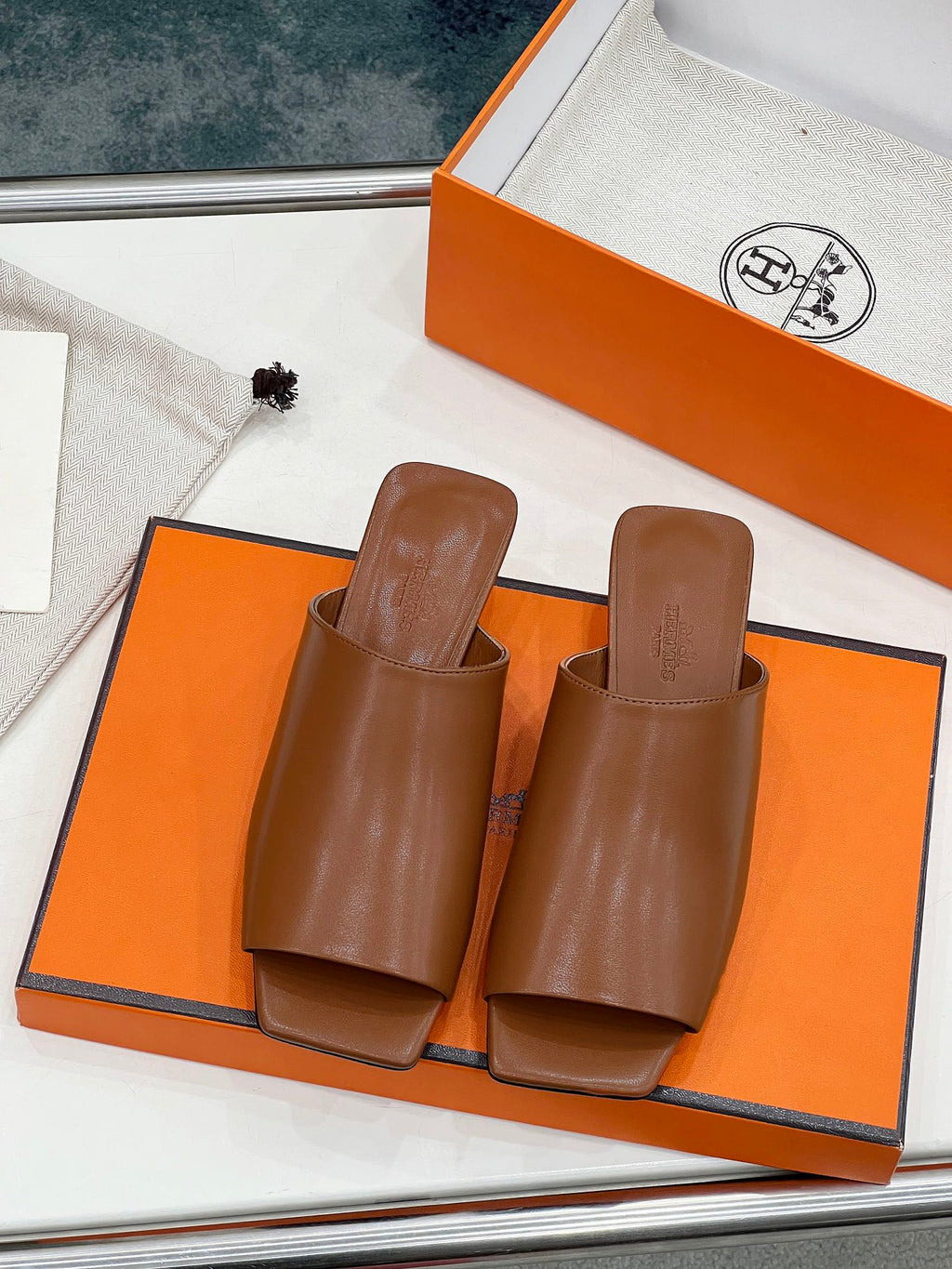 HERMES IDOLE SANDAL IN BRONZE BROWN CALFSKIN