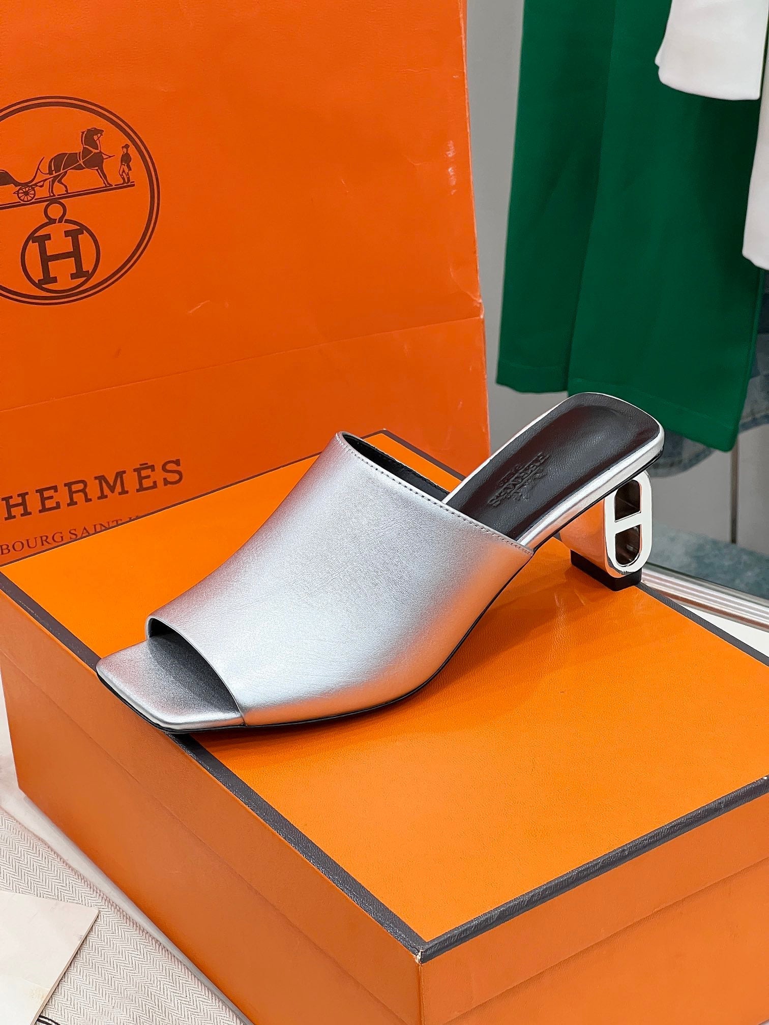 HERMES ICONIQUE 60 SANDAL IN SILVER CALFSKIN