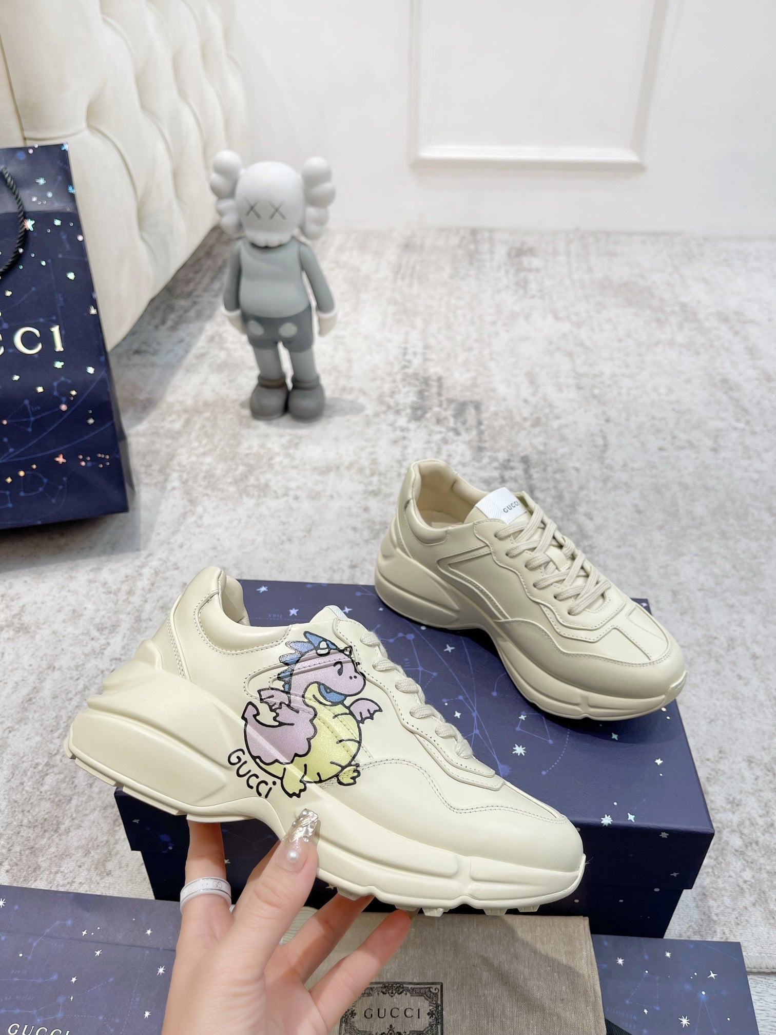 GUCCI RHYTON TRAINER WHITE LAMBSKIN WITH PURPLE DINO MOTIF