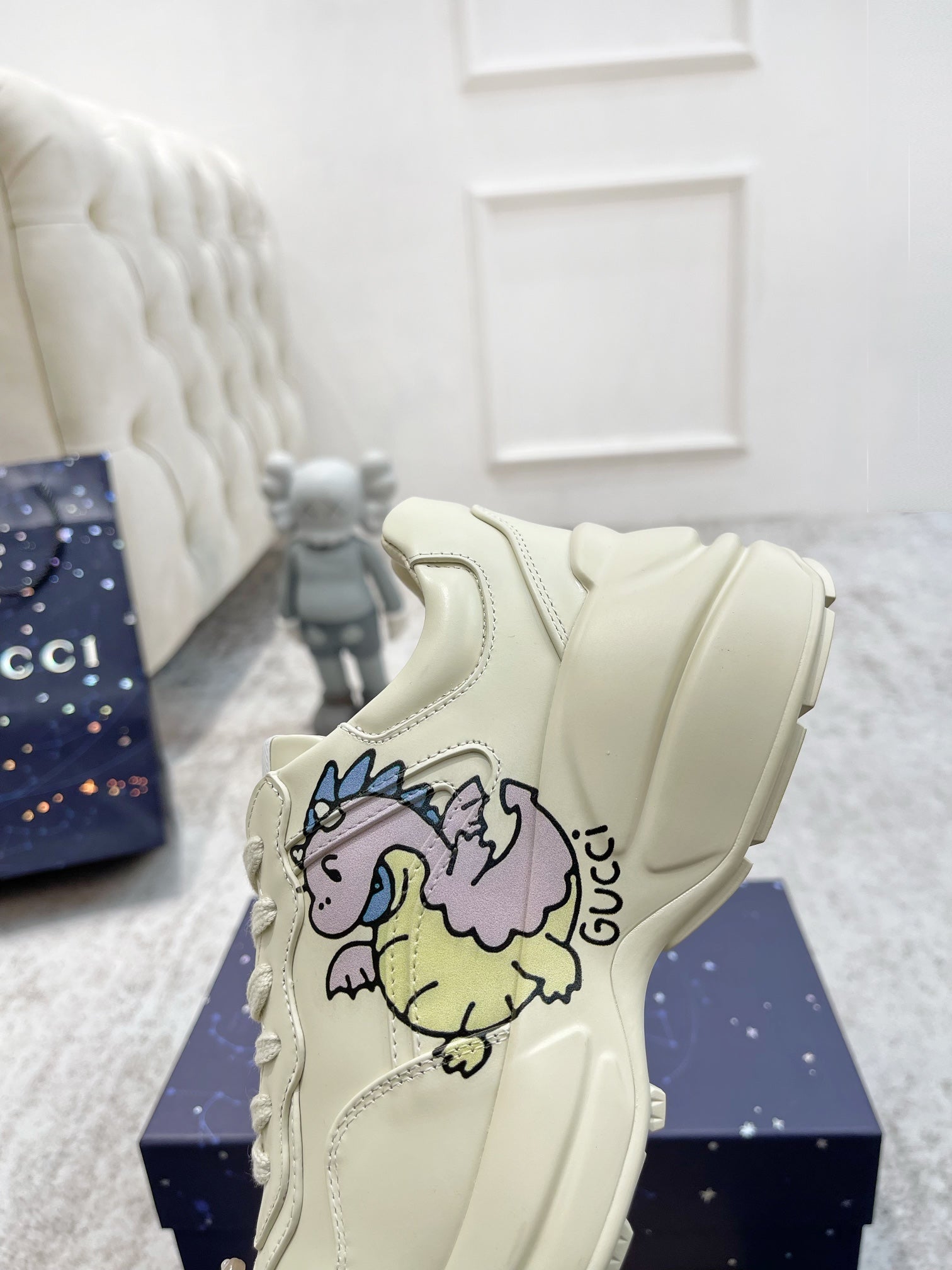 GUCCI RHYTON TRAINER WHITE LAMBSKIN WITH PURPLE DINO MOTIF