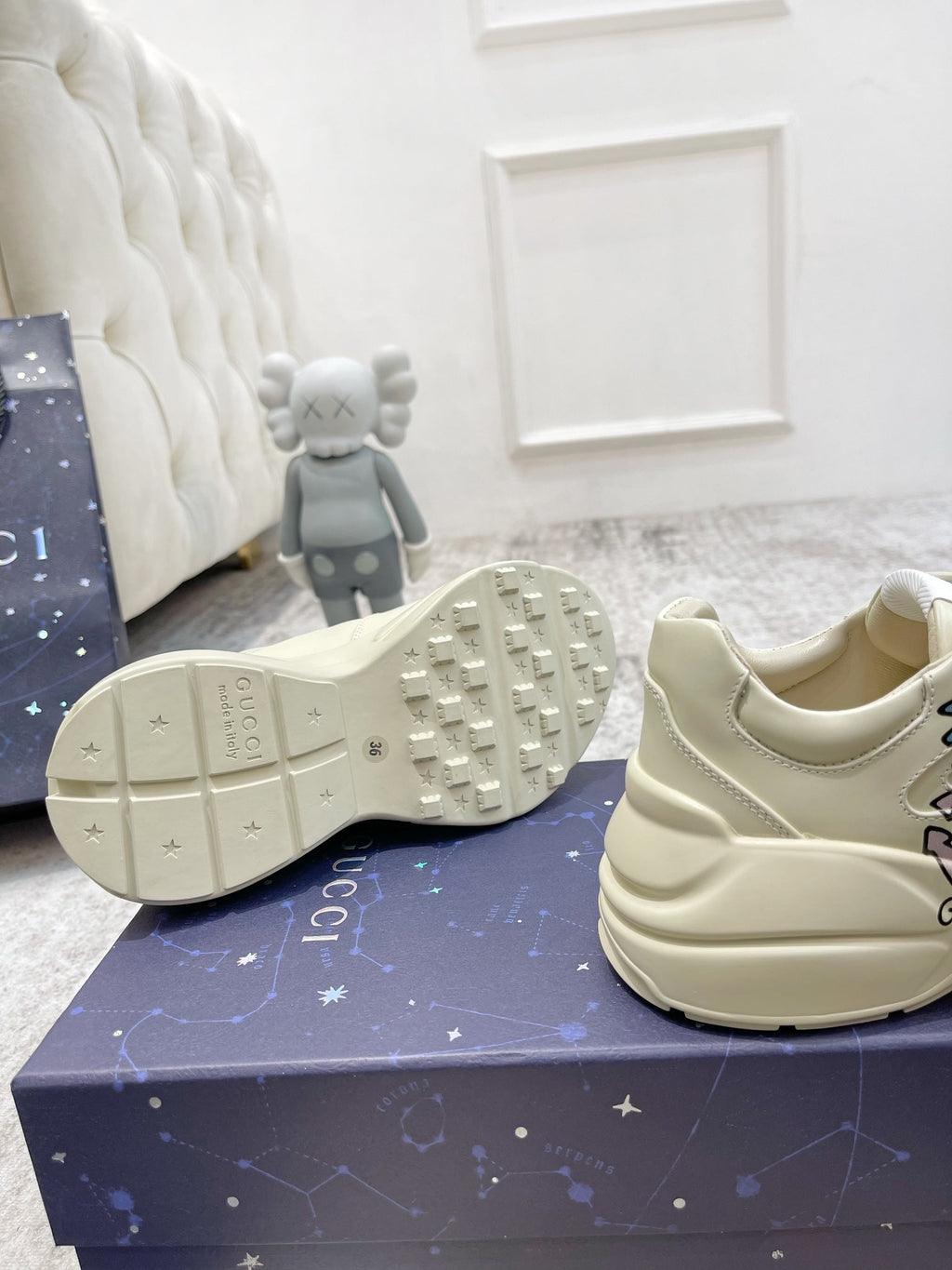 GUCCI RHYTON TRAINER WHITE LAMBSKIN WITH PURPLE DINO MOTIF
