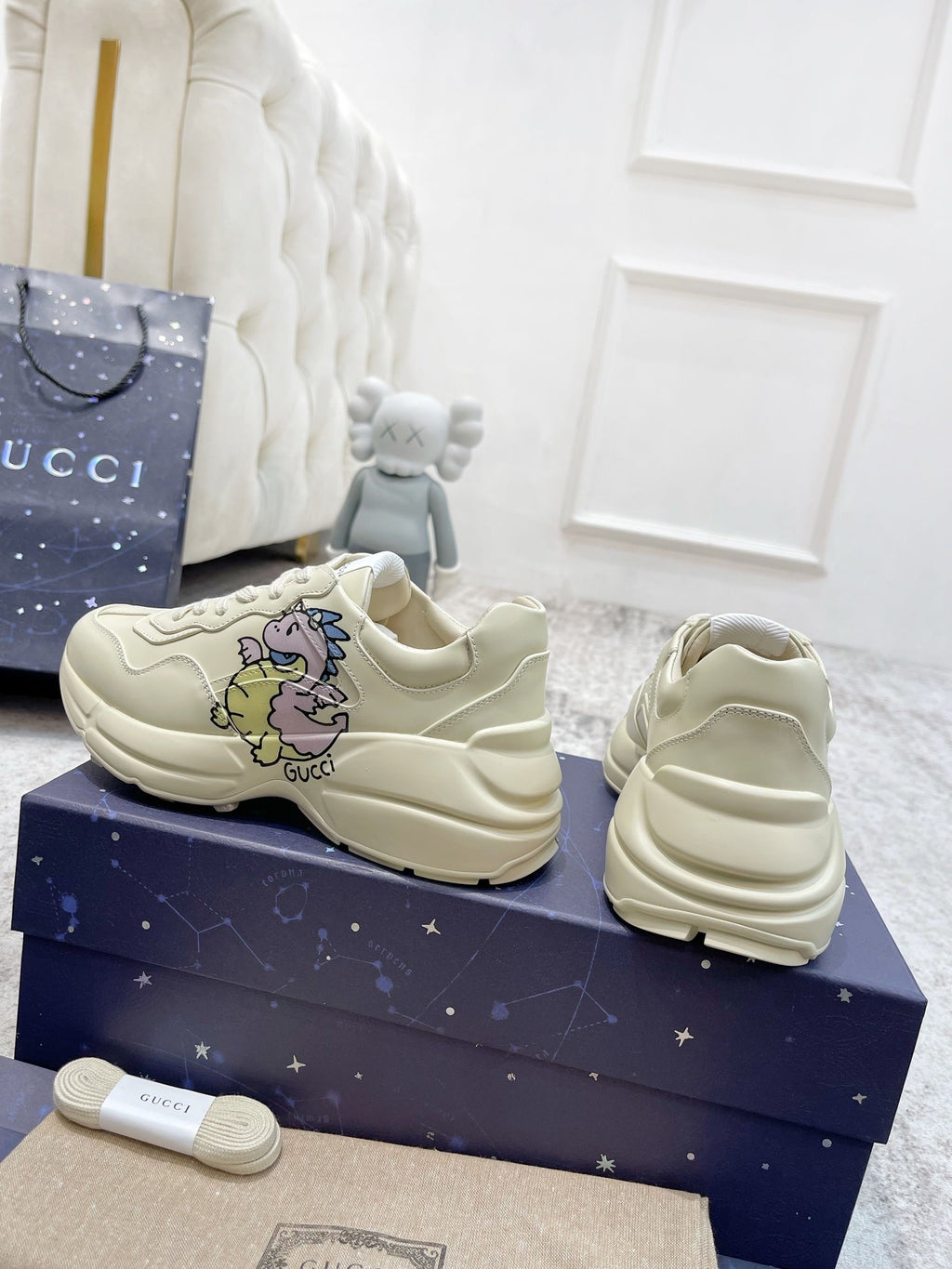 GUCCI RHYTON TRAINER WHITE LAMBSKIN WITH PURPLE DINO MOTIF