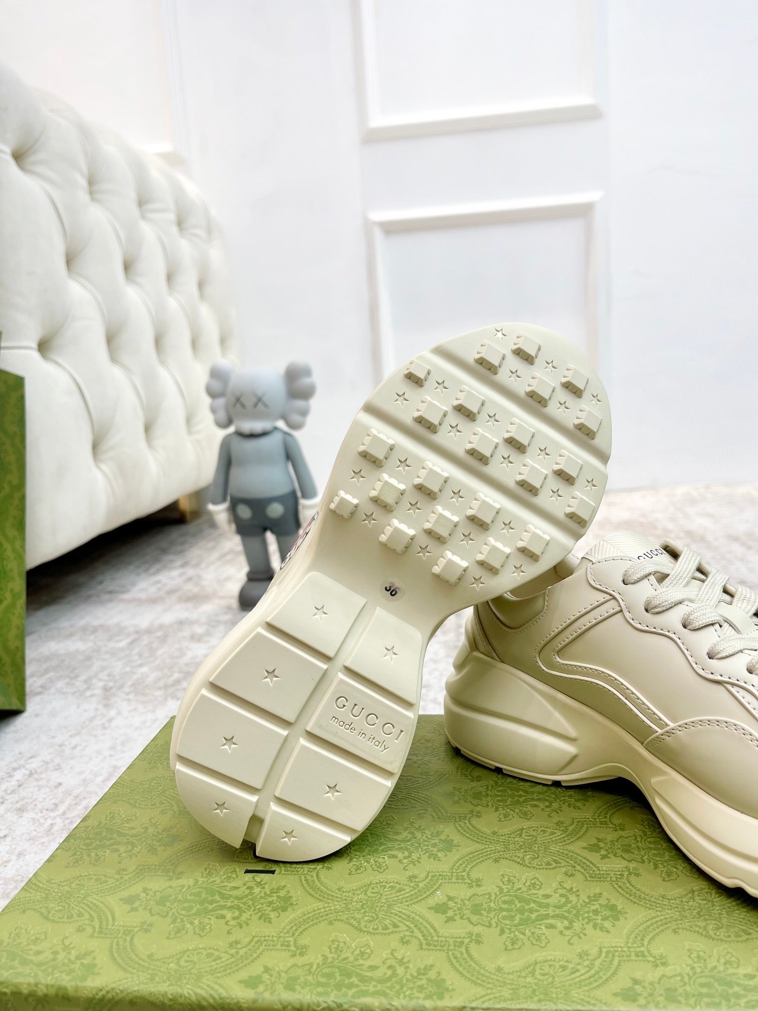 GUCCI RHYTON TRAINER WHITE LAMBSKIN WITH HEART MOTIF