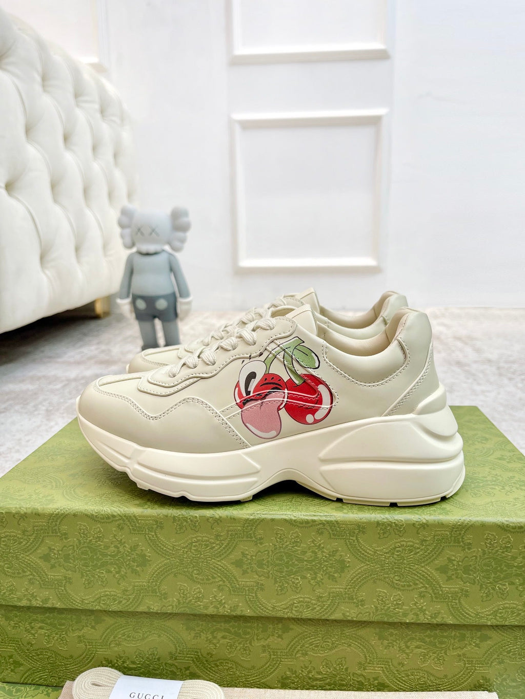 GUCCI RHYTON TRAINER WHITE LAMBSKIN WITH HEART MOTIF