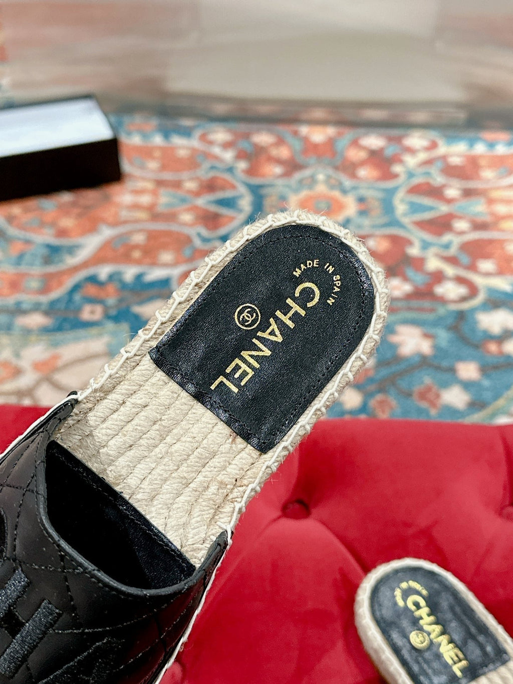 CHANEL FLAT SLIPPERS IN BLACK LAMBSKIN MIX BEIGE WOVEN