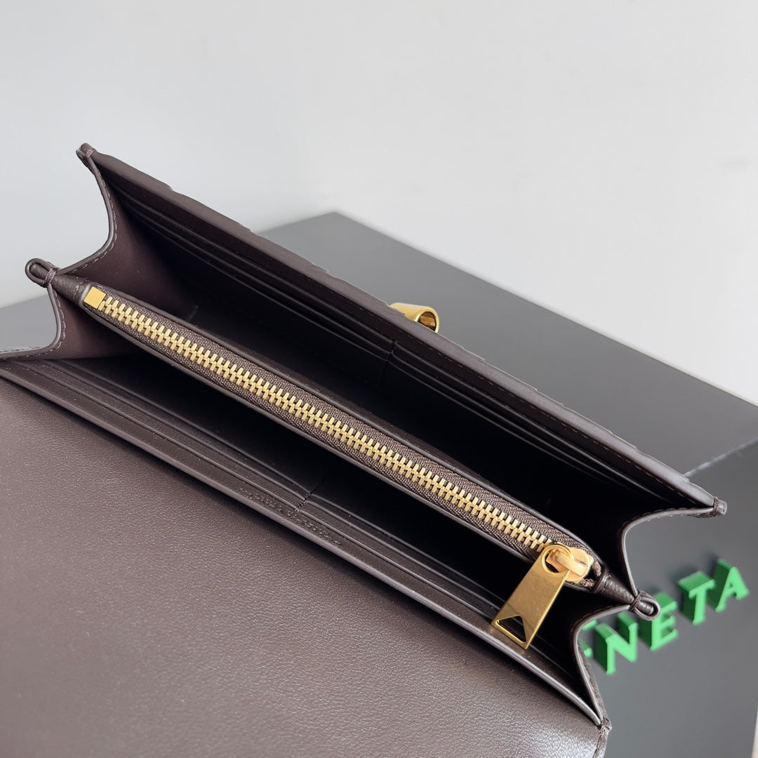 BOTTEGA VENETA ANDIAMO BAG 19 IN FONDANT CALFSKIN