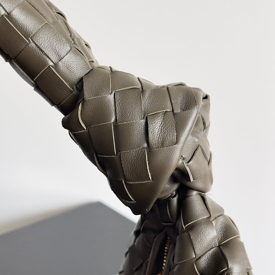 BOTTEGA VENETA SMALL JODIE 36 IN KAKI LAMBSKIN