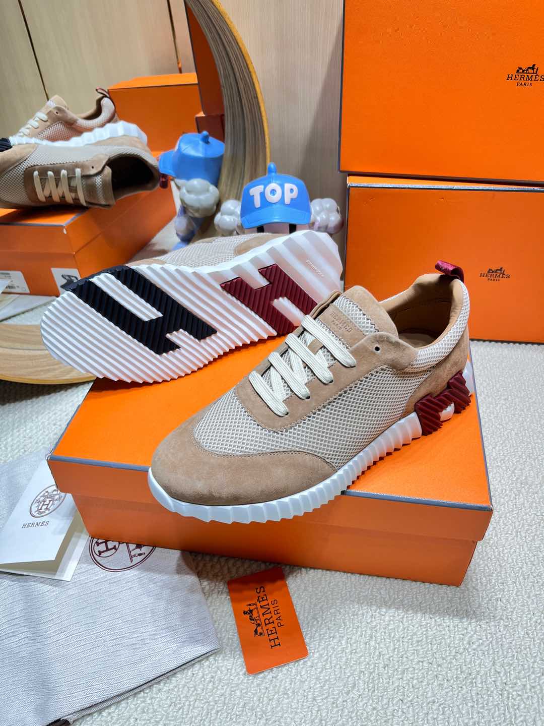 HERMES BOUNCING SNEAKER IN PEANUT BROWN SUEDE AND WHITE KNIT