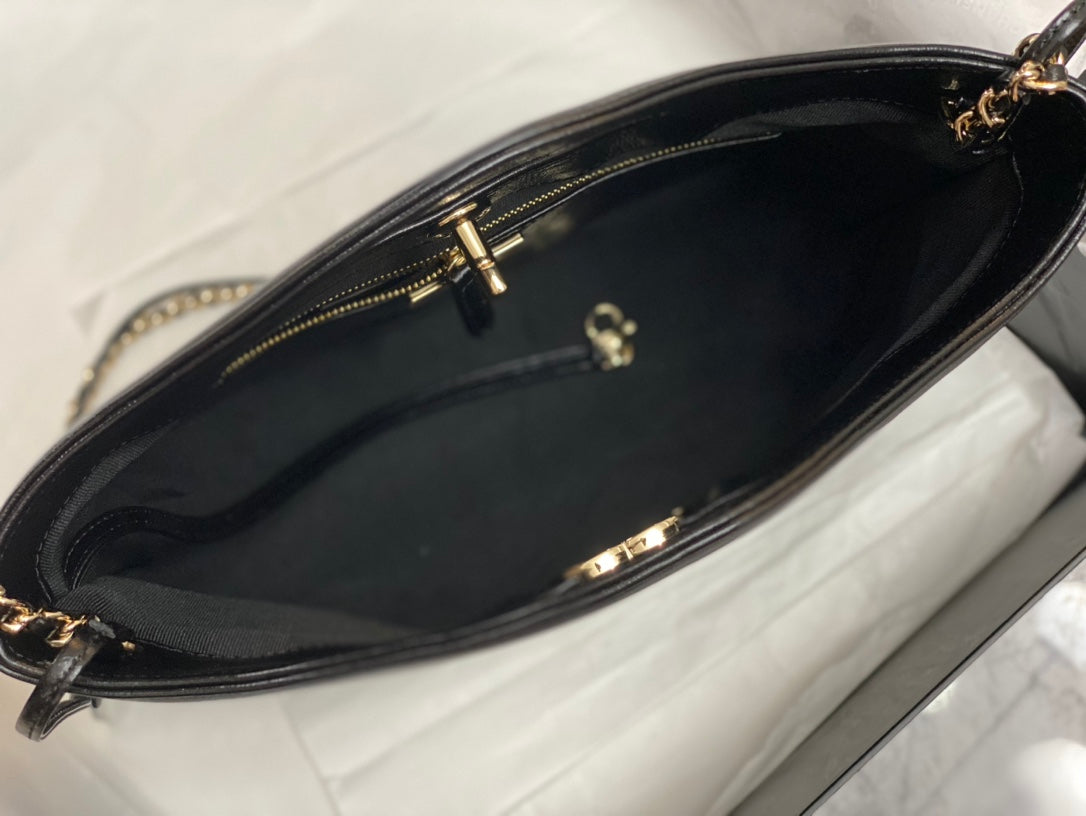 CHANEL SMALL 30 SHOPPING BAG IN BLACK CALFSKIN