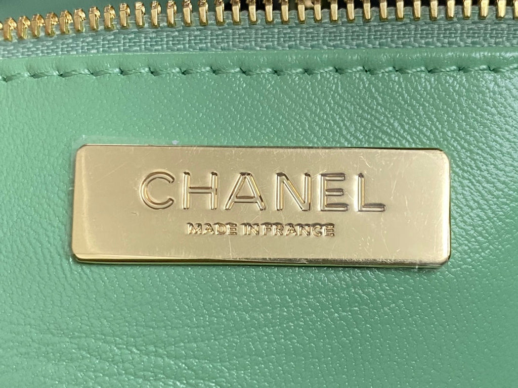 CHANEL SMALL 30 SHOPPING BAG IN GREEN MINT CALFSKIN
