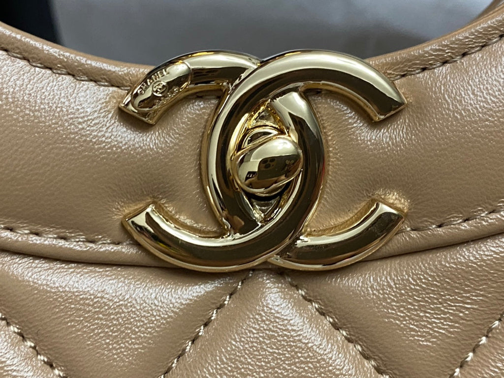 CHANEL SMALL 30 SHOPPING BAG IN CAMEL BROWN CALFSKIN