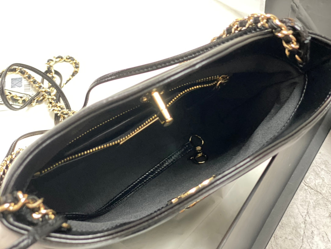 CHANEL MINI 23 SHOPPING BAG IN BLACK CALFSKIN