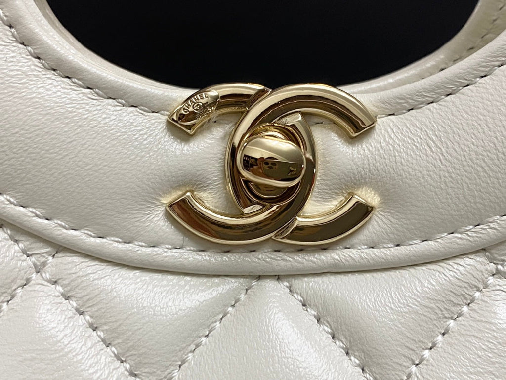 CHANEL MINI 23 SHOPPING BAG IN WHITE CALFSKIN