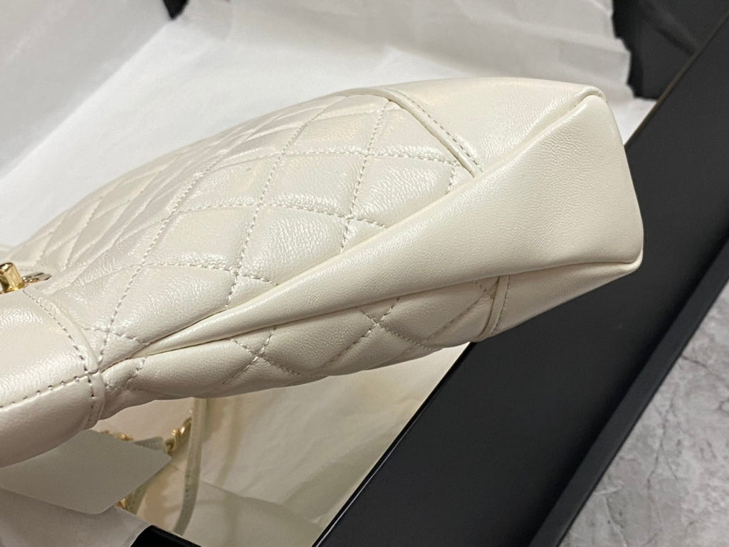 CHANEL MINI 23 SHOPPING BAG IN WHITE CALFSKIN