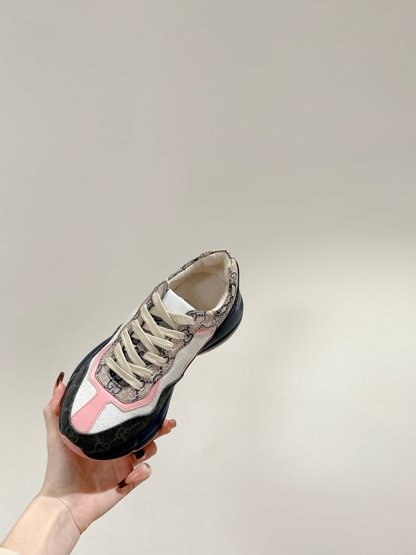 GUCCI RHYTON TRAINER CHARCOAL AND WHITE CALFSKIN