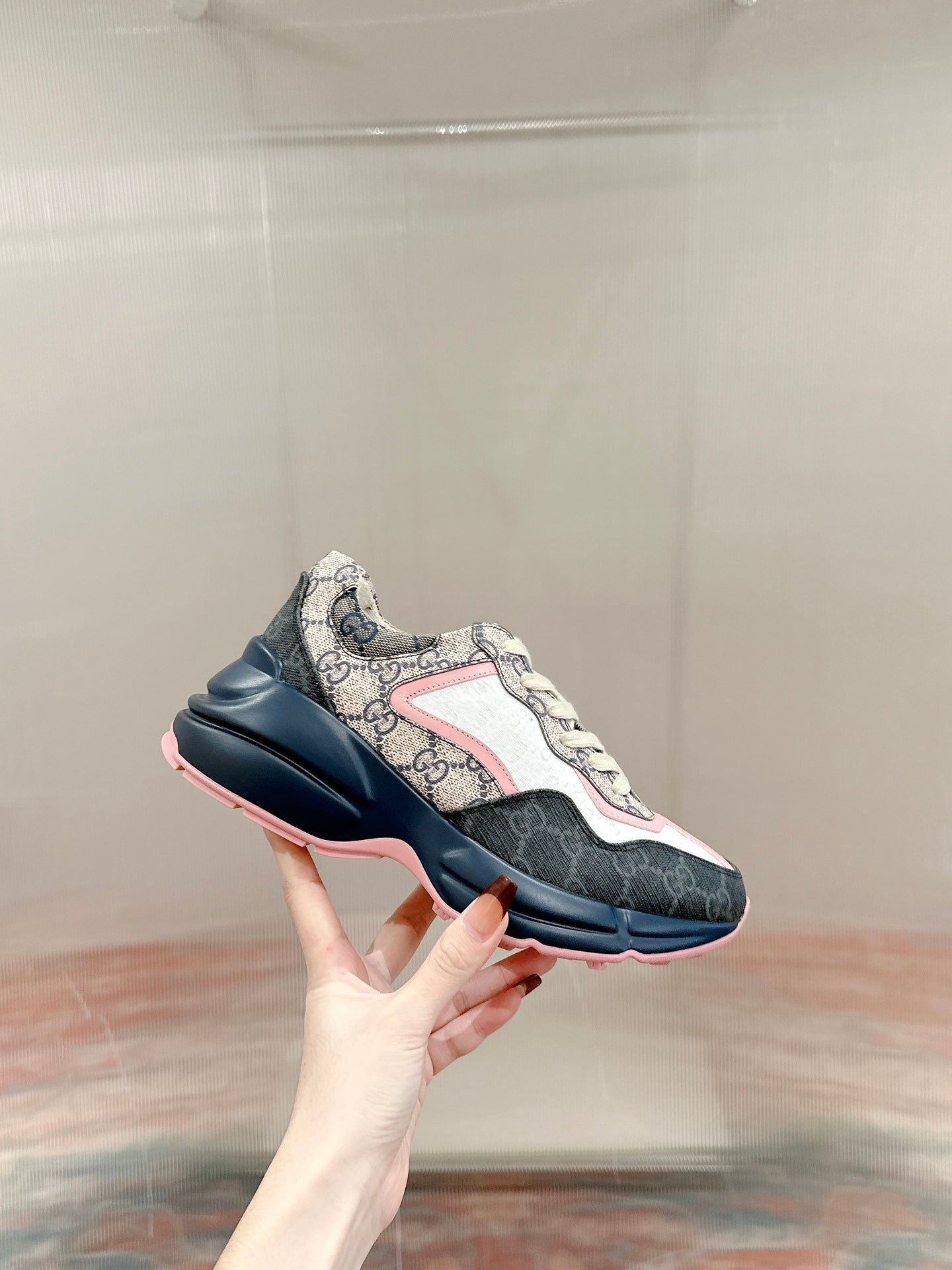 GUCCI RHYTON TRAINER CHARCOAL AND WHITE CALFSKIN