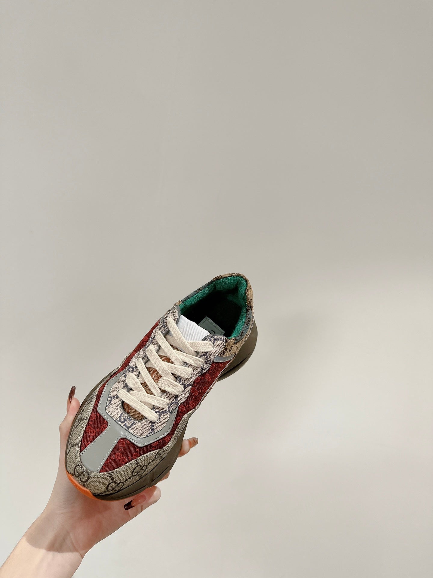GUCCI RHYTON TRAINER LIGHT GRAY AND SCARLET CALFSKIN