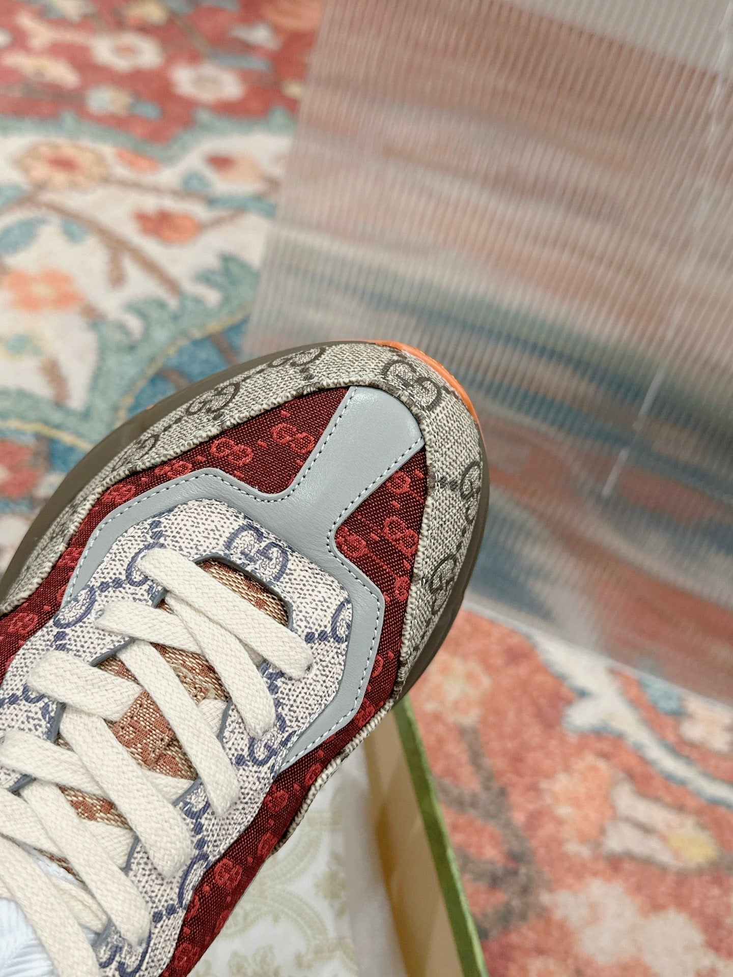 GUCCI RHYTON TRAINER LIGHT GRAY AND SCARLET CALFSKIN