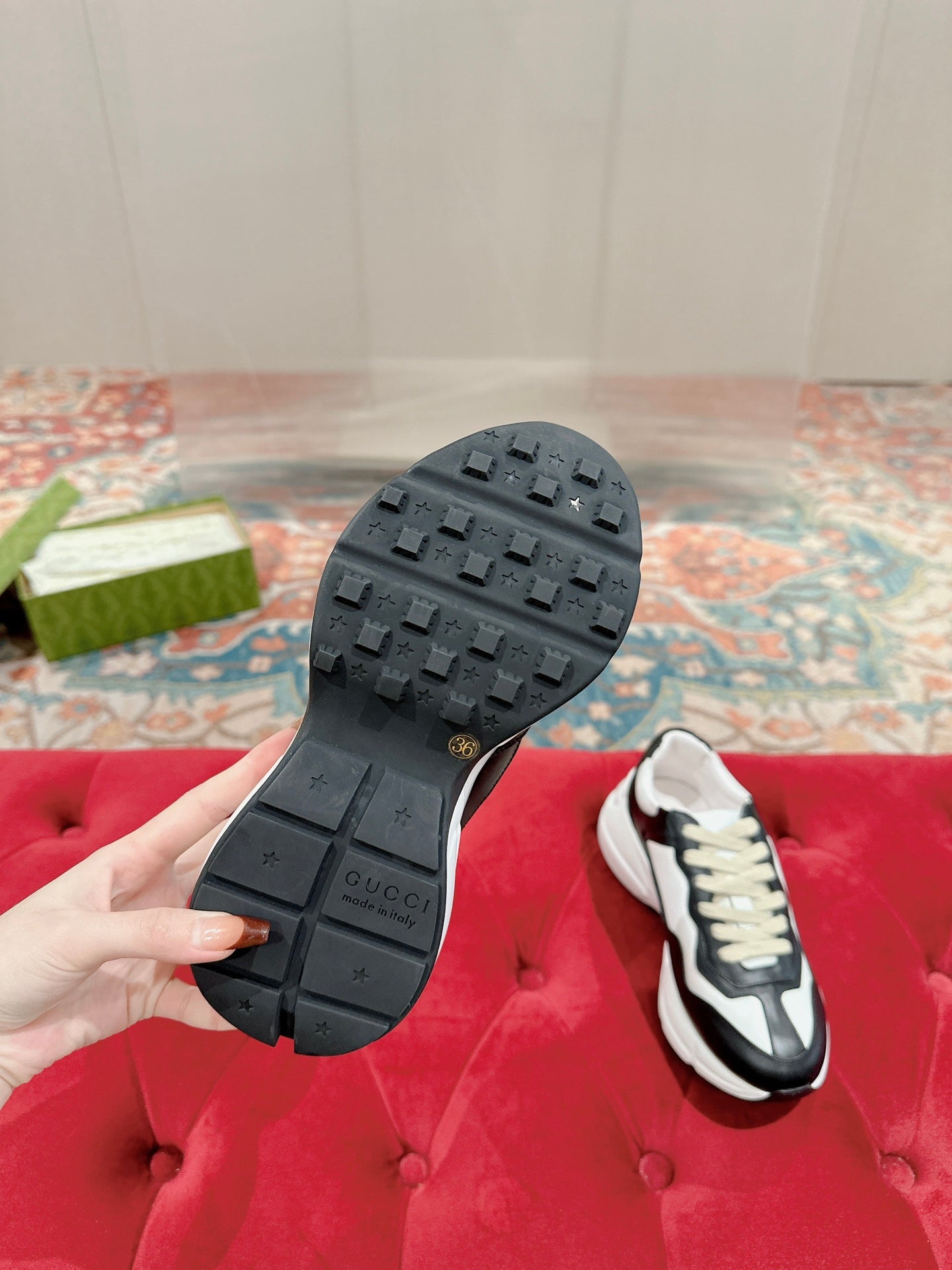 GUCCI RHYTON TRAINER BLACK AND WHITE CALFSKIN