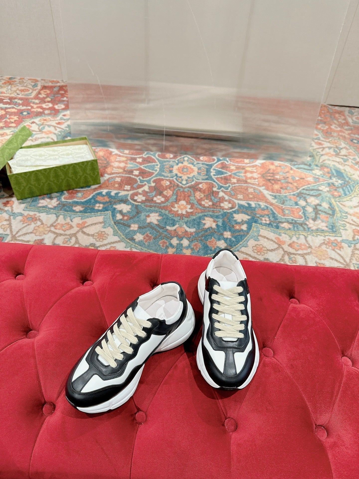 GUCCI RHYTON TRAINER BLACK AND WHITE CALFSKIN