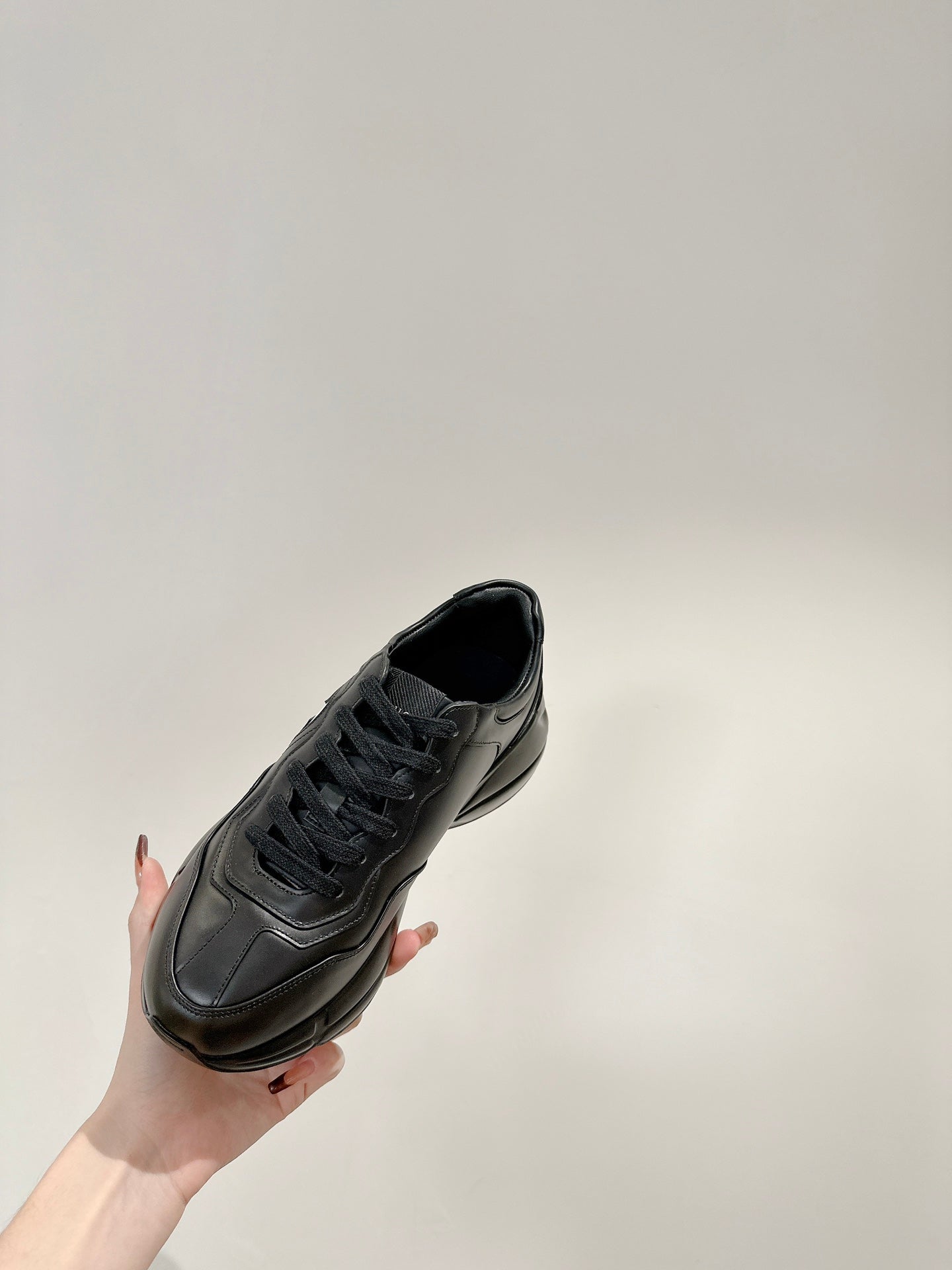 GUCCI RHYTON TRAINER BLACK CALFSKIN WITH WHITE LOGO