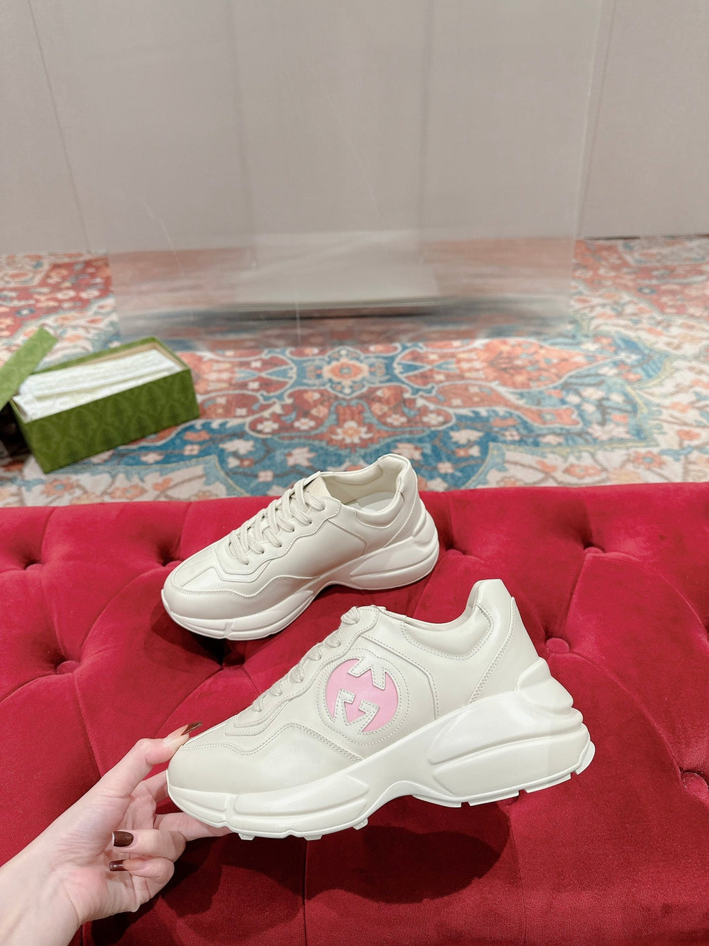 GUCCI RHYTON TRAINER WHITE CALFSKIN WITH PINK LOGO