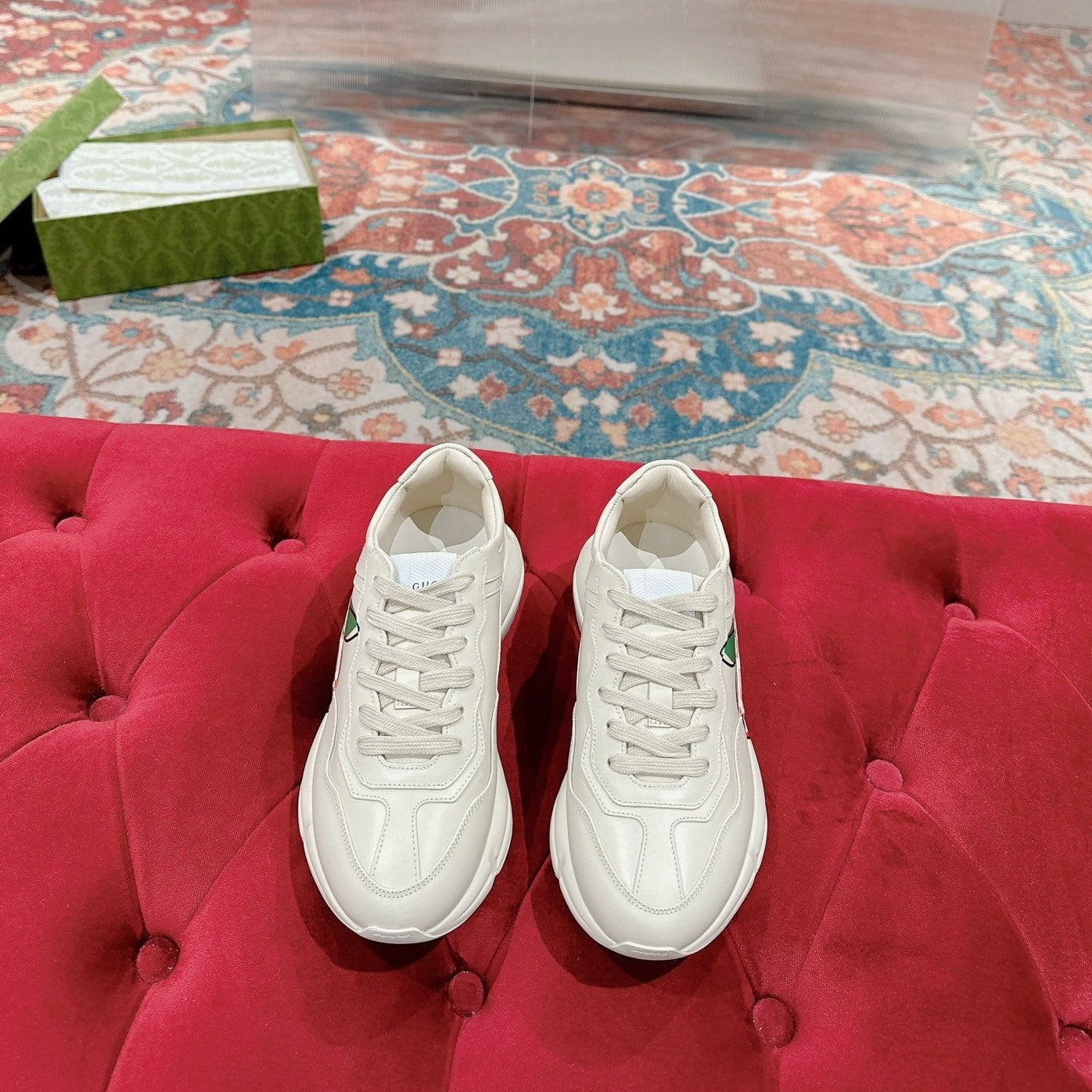 GUCCI RHYTON TRAINER WHITE CALFSKIN WITH APPLE MOTIF