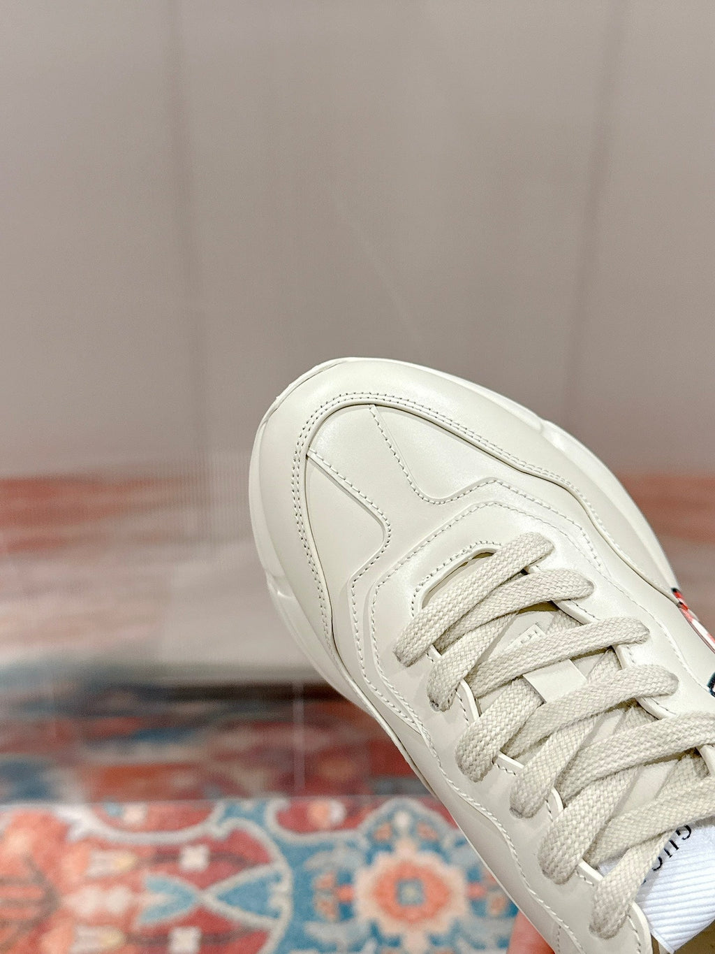 GUCCI RHYTON TRAINER WHITE CALFSKIN WITH APPLE MOTIF