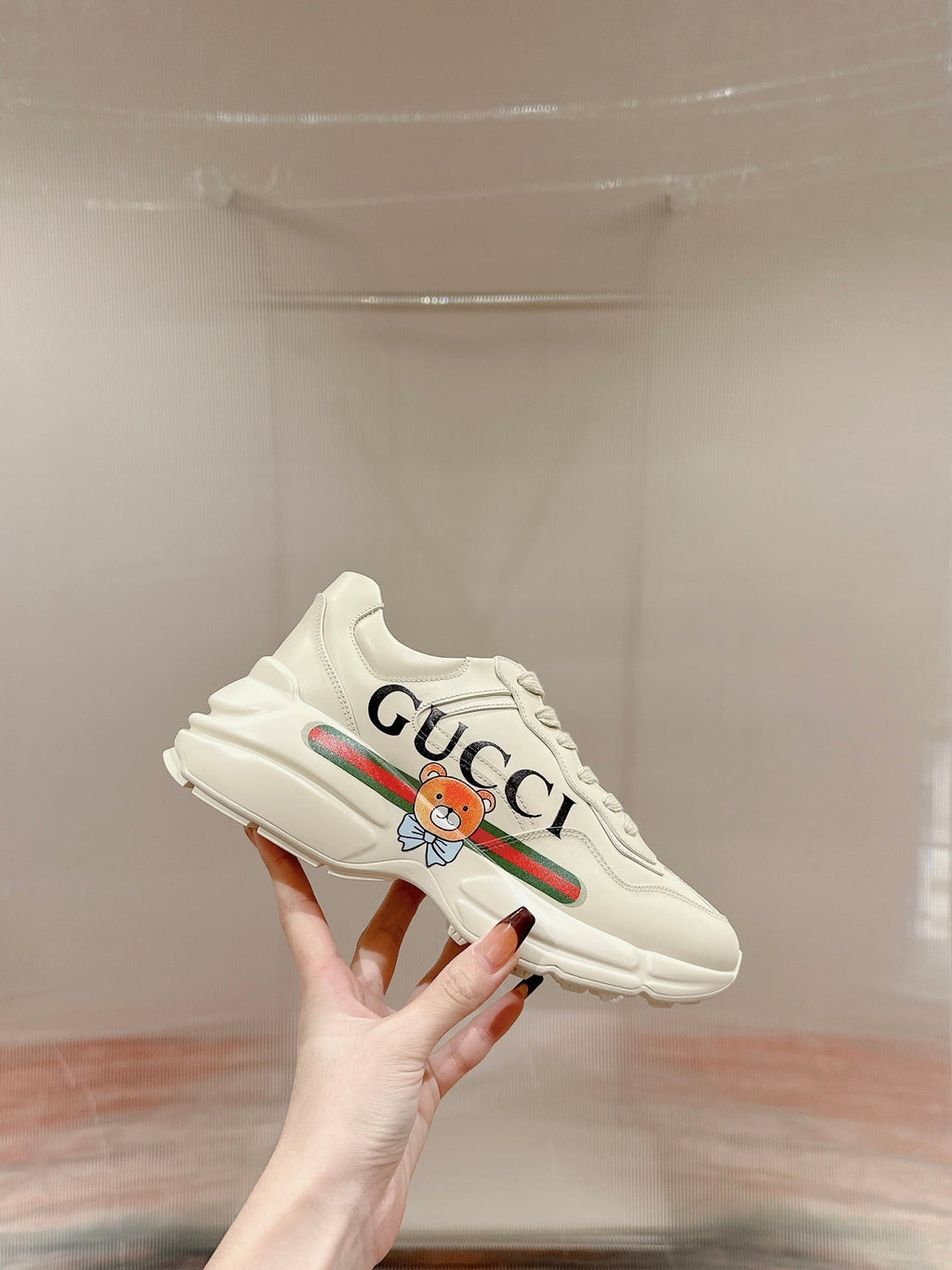 GUCCI RHYTON TRAINER WHITE CALFSKIN WITH BEAR MOTIF