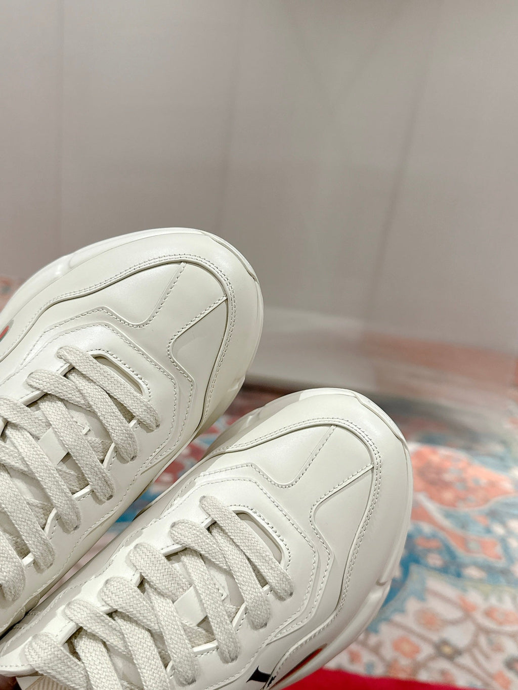 GUCCI RHYTON TRAINER WHITE CALFSKIN WITH BEAR MOTIF