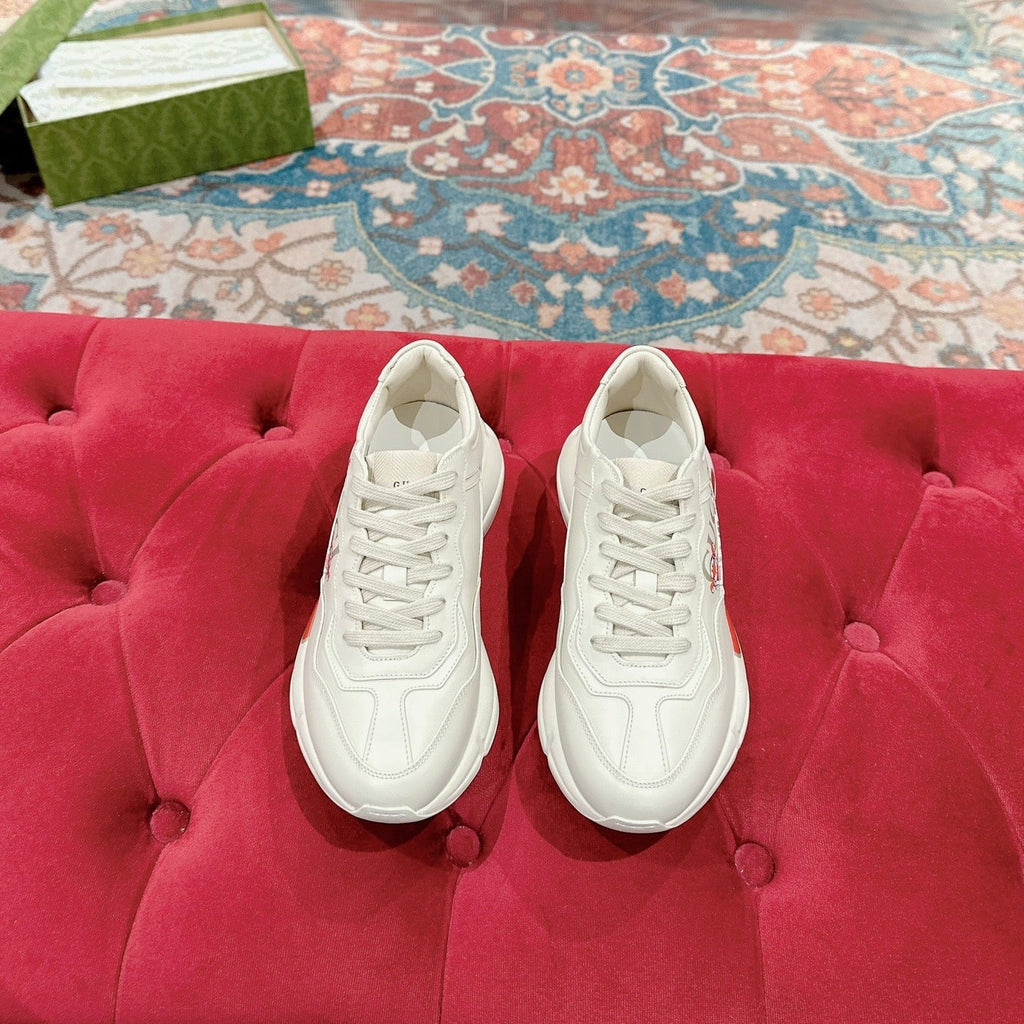 GUCCI RHYTON LOGO TRAINER WHITE CALFSKIN WITH TIGER MOTIF